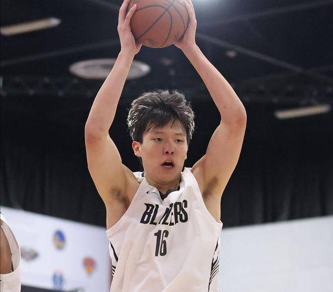 重视程度不同：日本男篮缺席多名主力，中国男篮硬拉杨瀚森回归