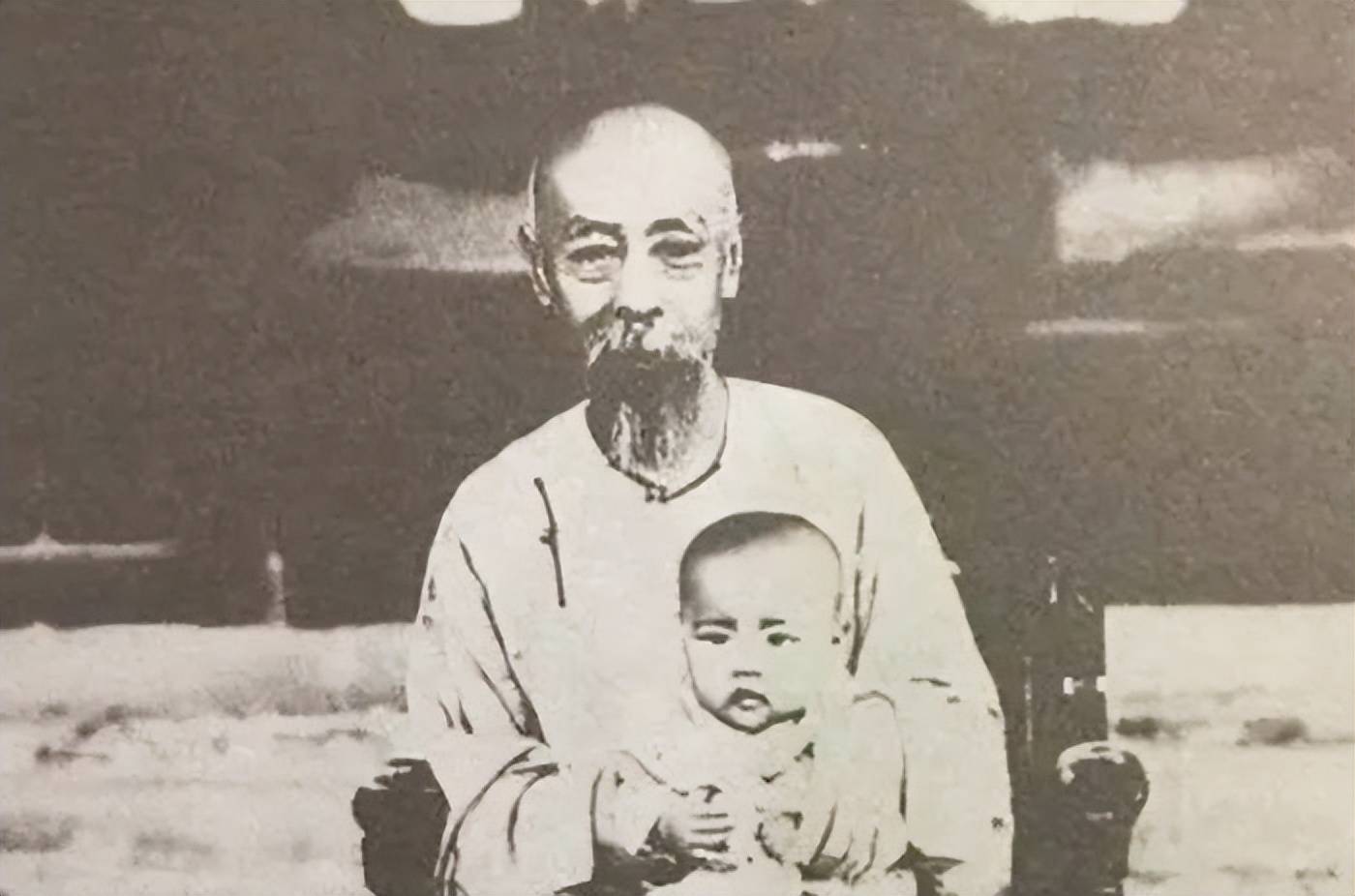 清朝的头号美女有多美丽？尽管黑白图片无法掩