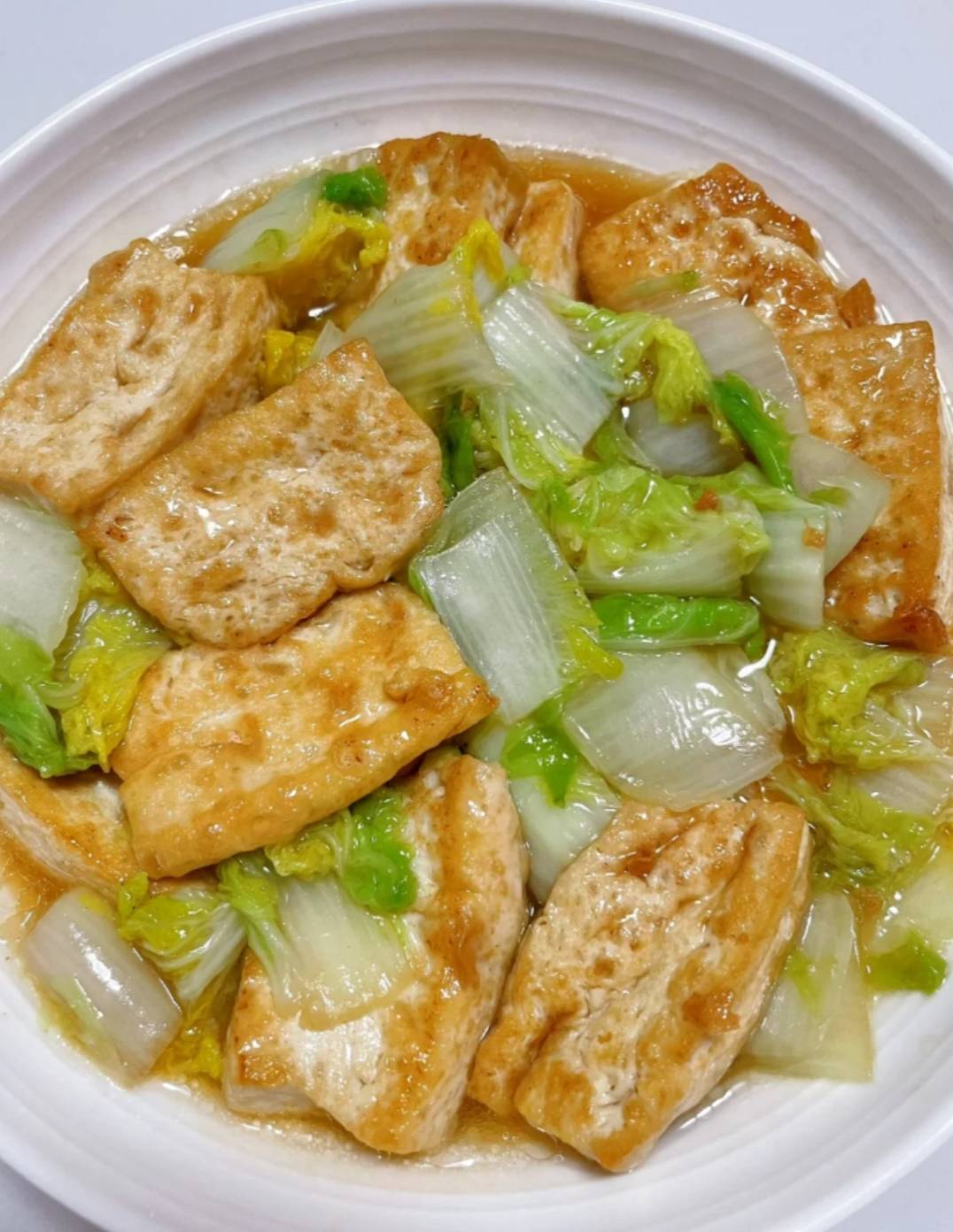 简单美味的家常菜:白菜烧豆腐,吃得过瘾又下饭!