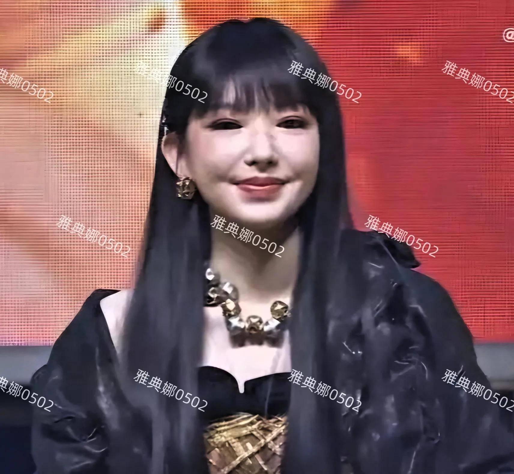 天啊,这居然是程潇?脸怎么变成这样了?竟然离谱到上热搜的程度