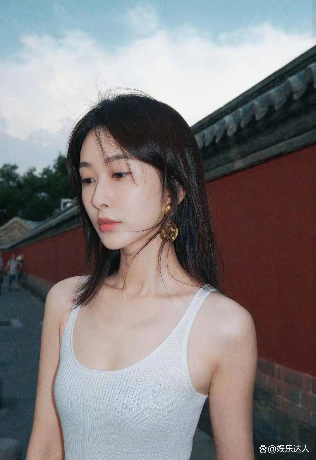 黑龙江女神迟宁宁气质美女的演艺奋斗史
