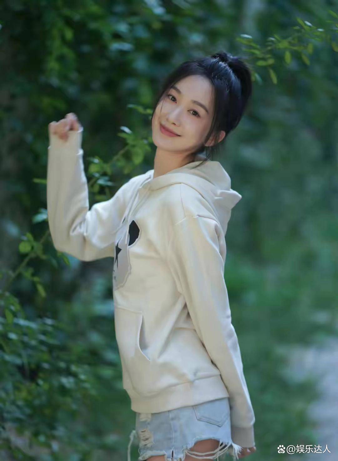 黑龙江女神迟宁宁气质美女的演艺奋斗史