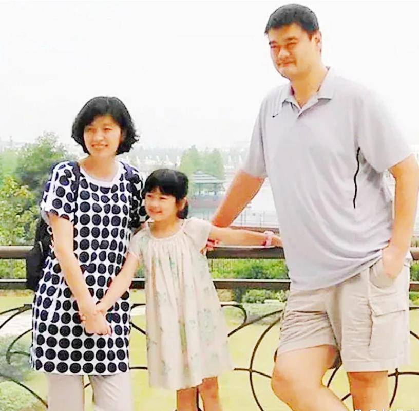 杨毅透露姚明叶莉甜蜜过往！大姚为爱情进了国家队，很是单纯可爱