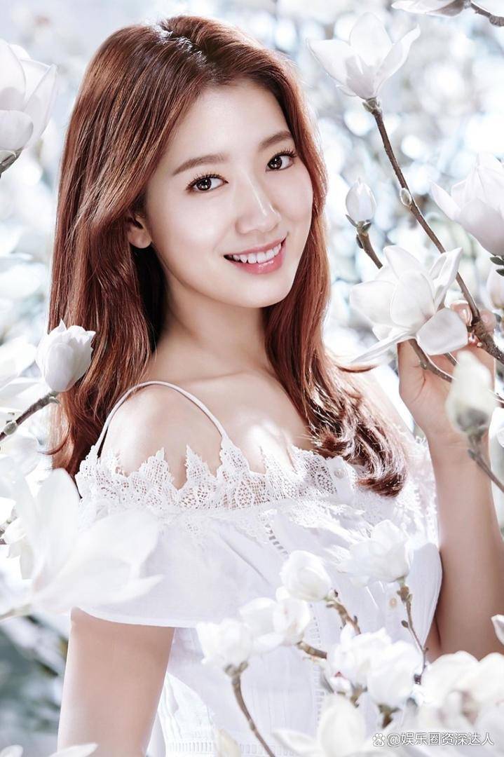 绝色佳人!朴信惠,韩国顶流女艺人,从青涩童星到魅力女神