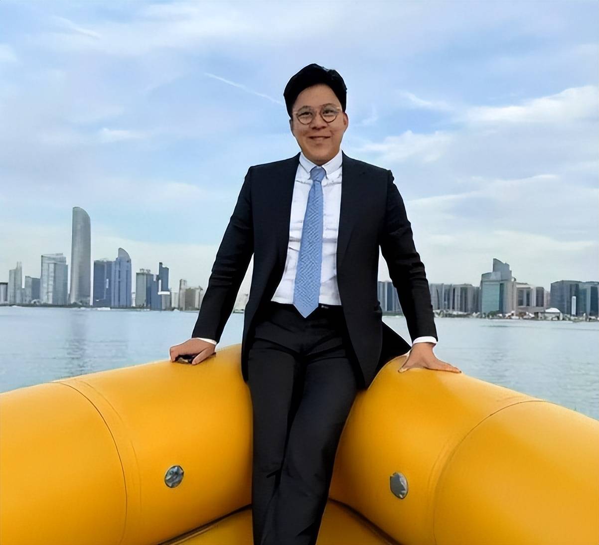 被央媒官宣引怒赞的霍启刚,彻底颠覆了大众对豪门二代的固有认知