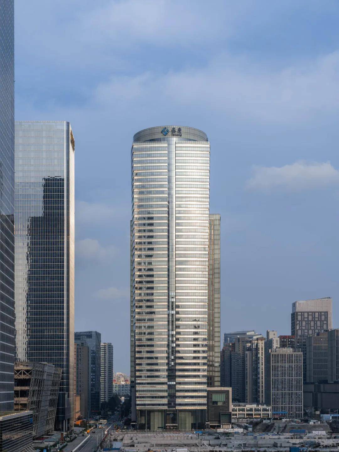 北京cbd的"玉琮楼"泰康大厦,靠玻璃破了世界纪录!