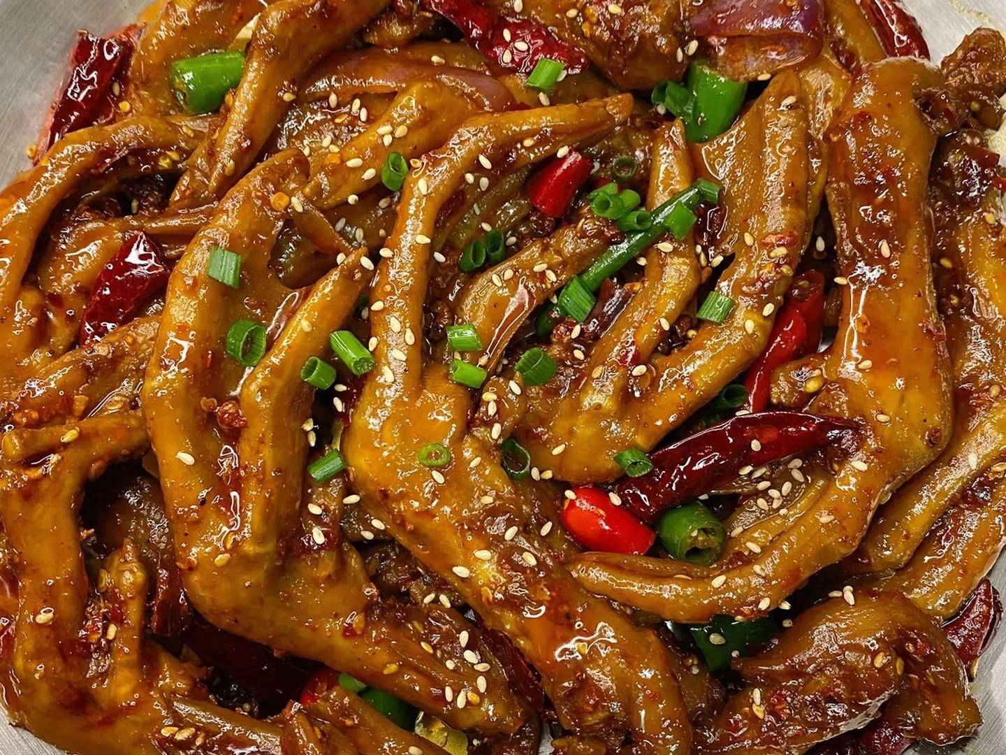 干锅鸭掌的灵魂做法曝光?越啃越香停不下,秘诀就这一步!