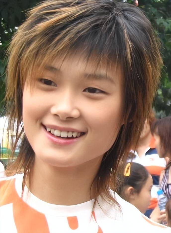 没作品,没颜值,没唱功,没身材,李宇春究竟凭什么火了20年?