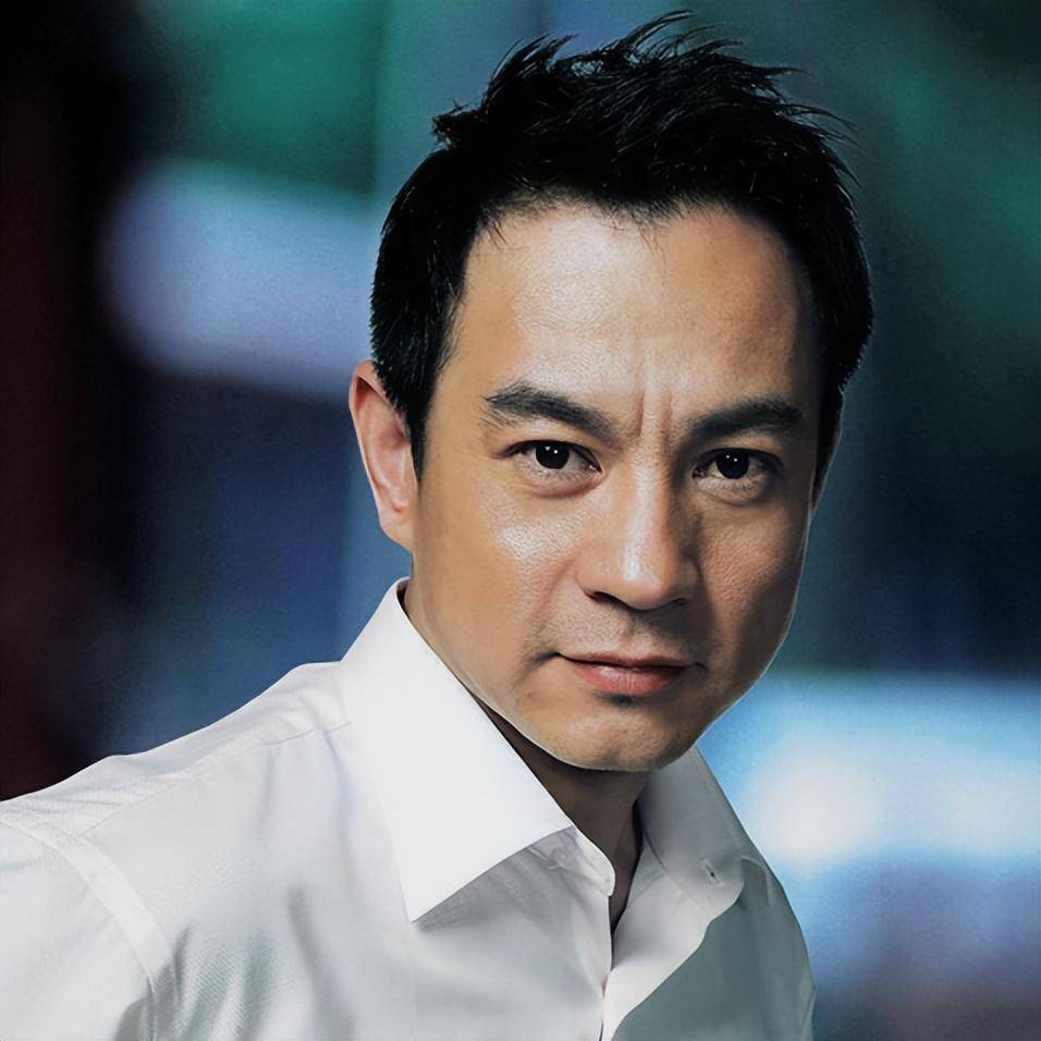 周浩东:从歌手到演员,给姑父买房,现在59岁依旧帅气