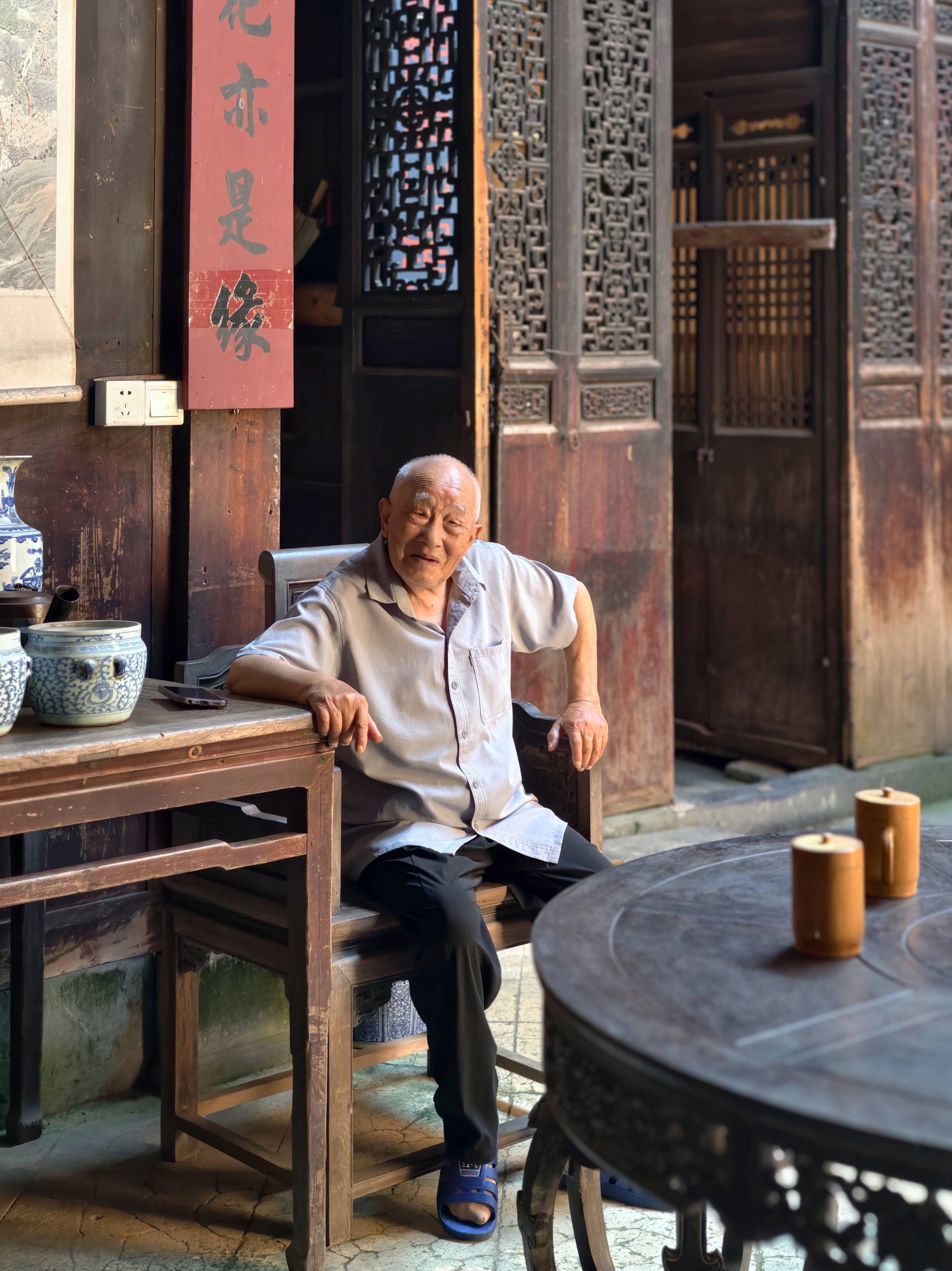 黟县南屏古村翰林檐下酒古树荫中魂