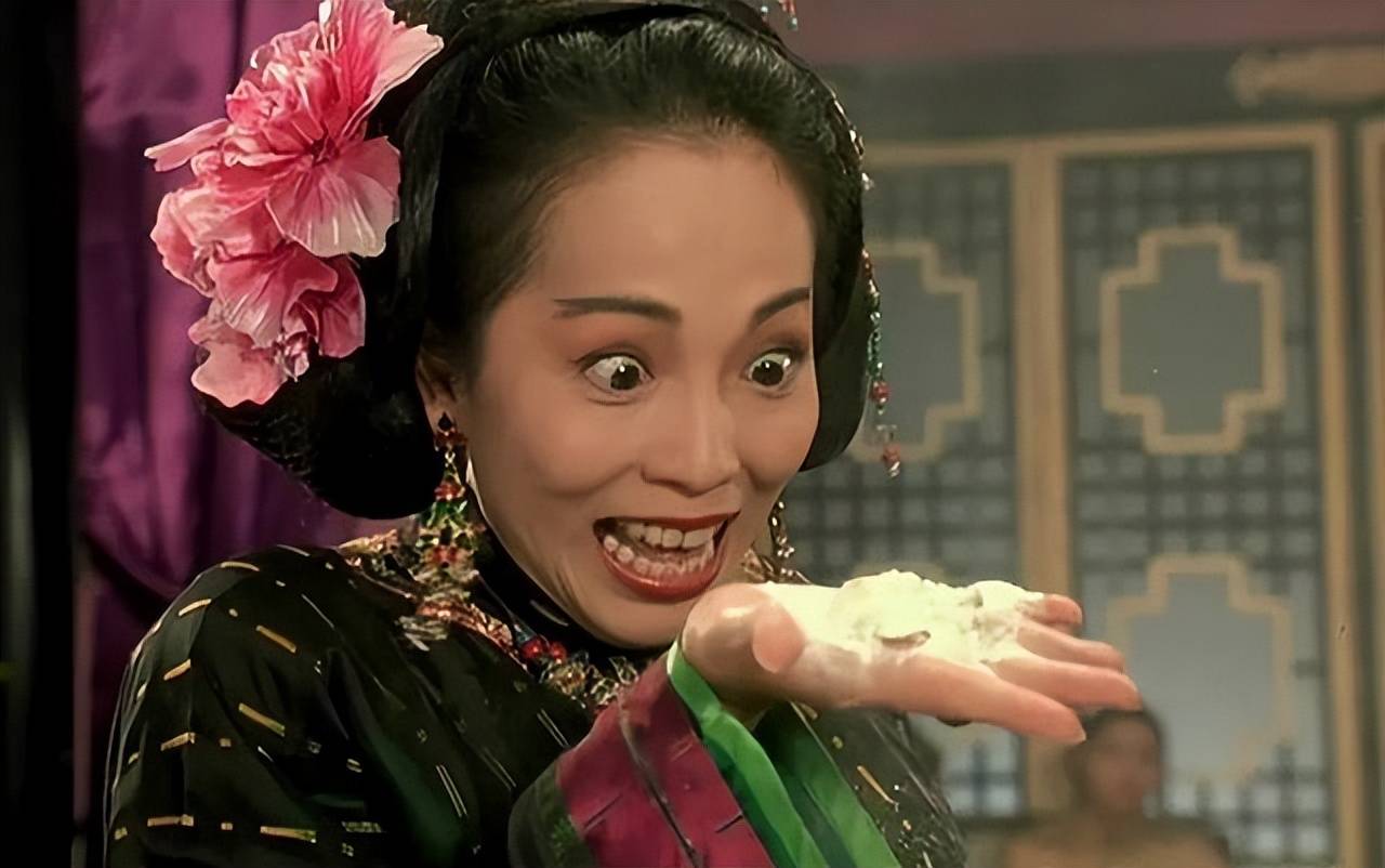 苑琼丹玉女出道,却因演扮丑出名;她跟周星驰联合多次,却说不熟