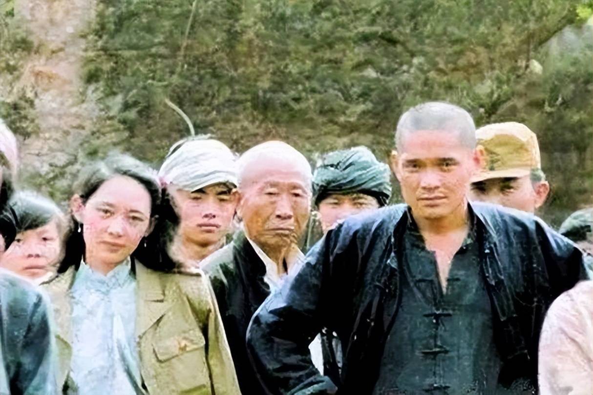 《乌龙山剿匪记》37年演员现状,钻山豹单身至今,四丫头因戏离婚