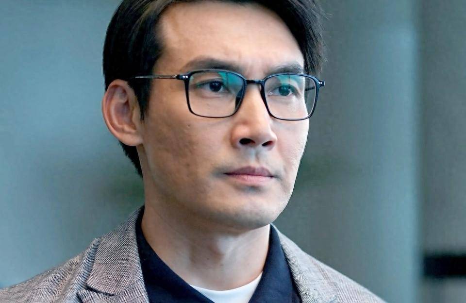 原来他们是夫妻,深陷姐弟恋争议多年的张铎,开始走"上坡路"了