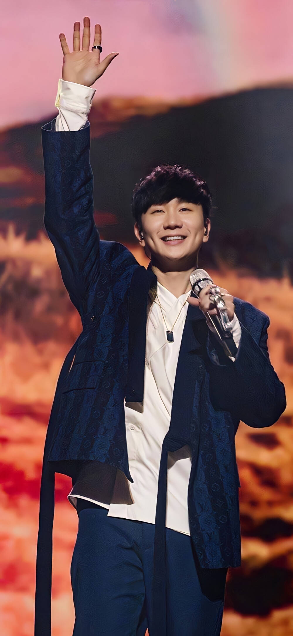 林俊杰退圈避风头?女歌迷为其穿红衣裤上吊自尽,照片曝光吓人