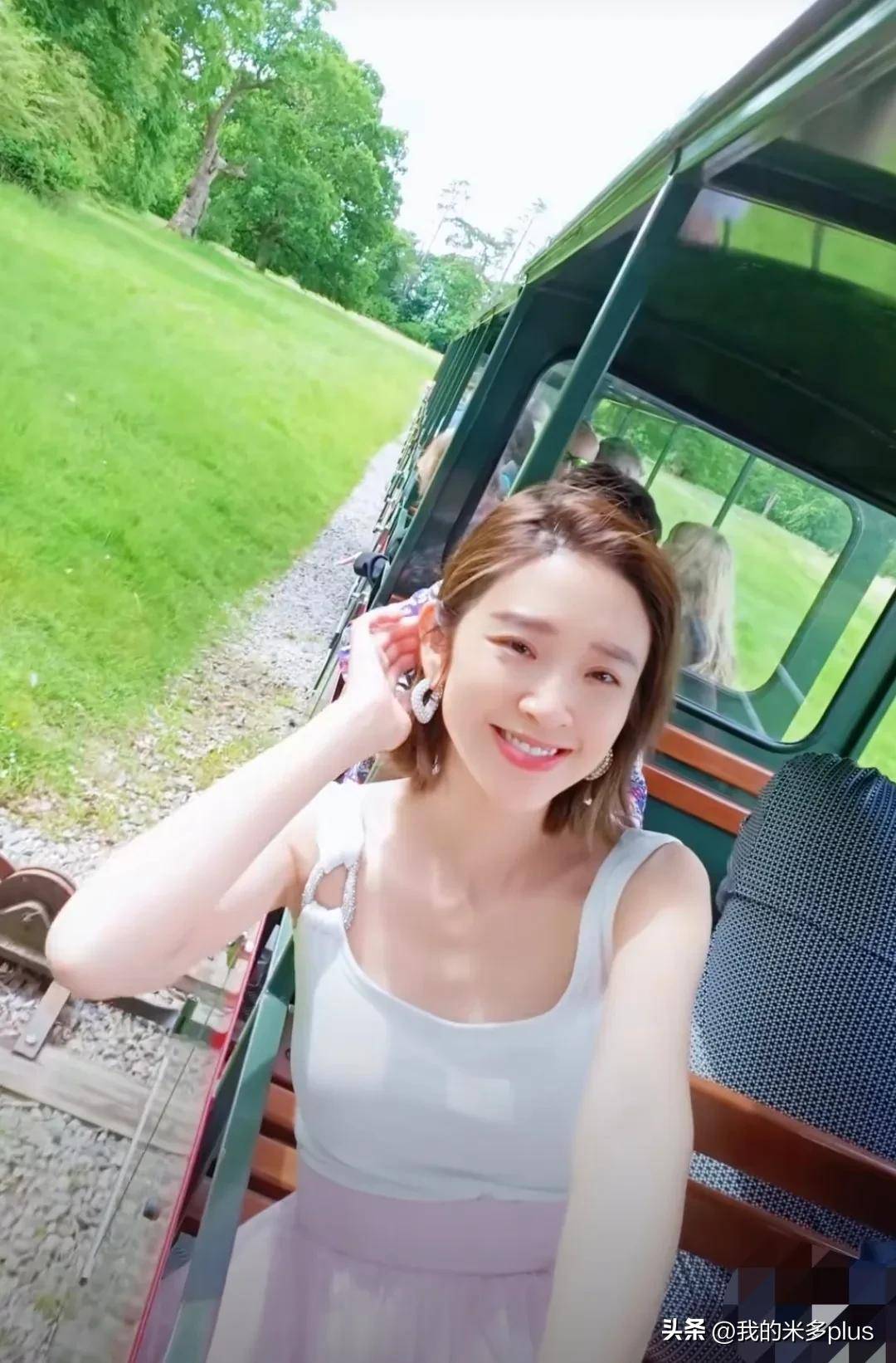 唐艺昕坐4小时火车游英国5岁女儿长发到腰部高鼻梁很像张若昀