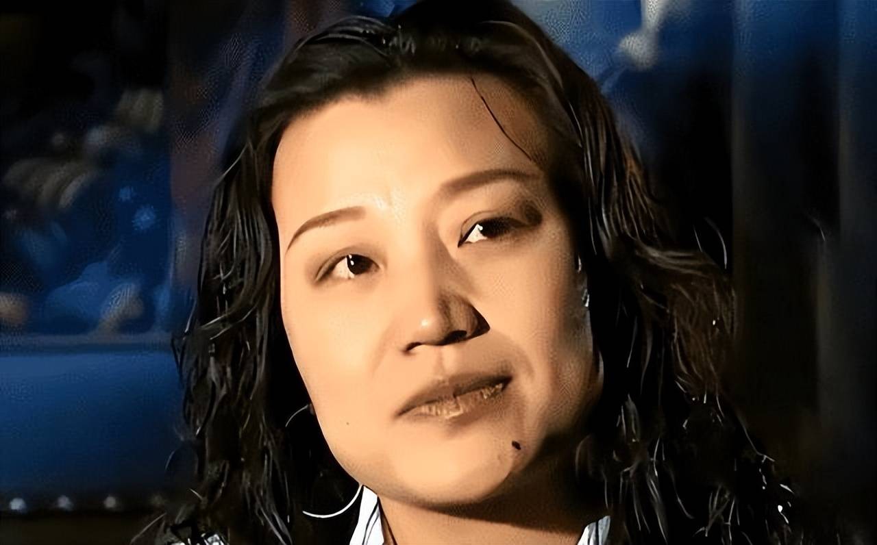 饭喂嘴里都不会吃,和王为念离婚,艺名被收的小香玉,终是自讨苦吃