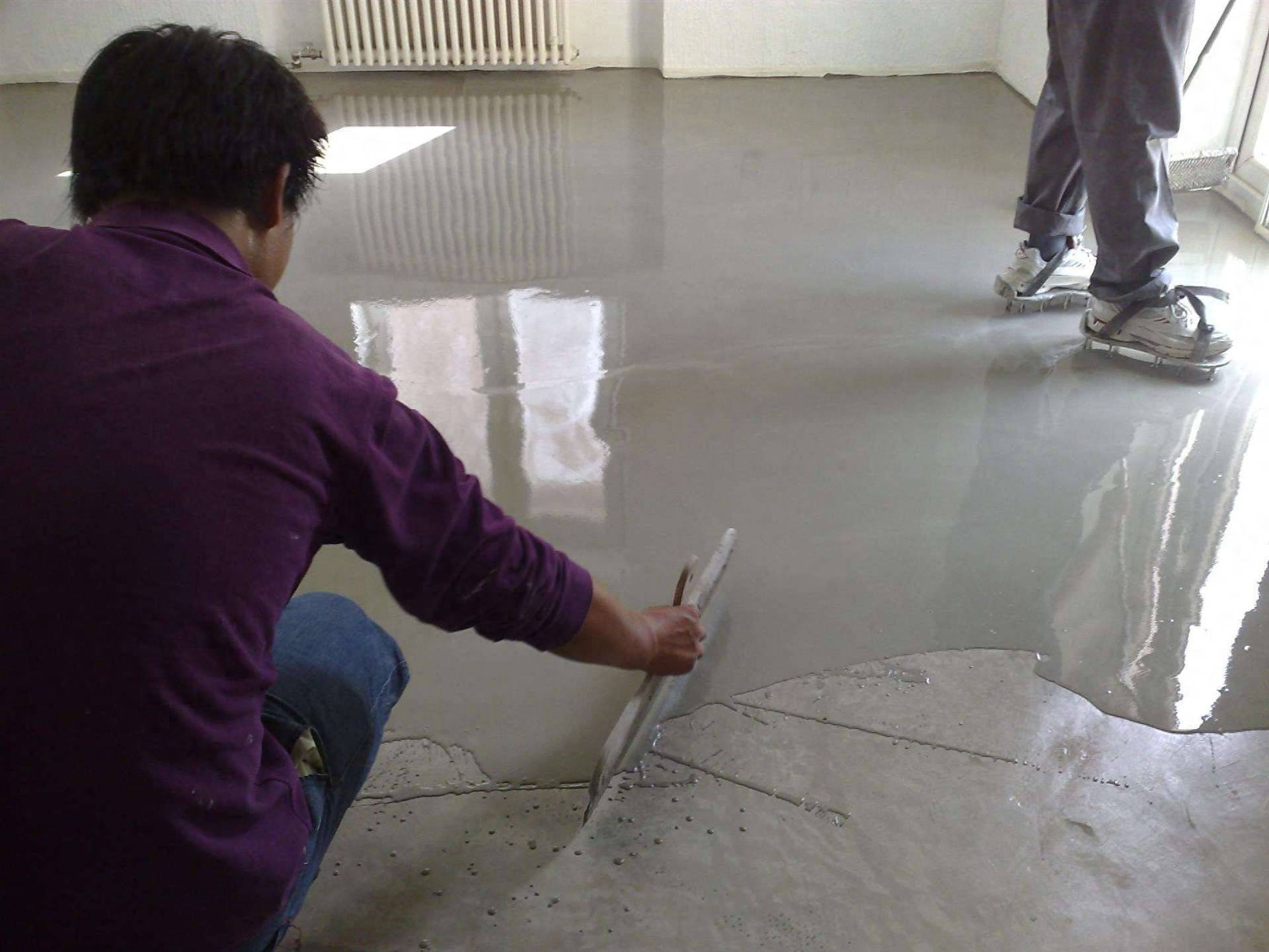 水泥地面为何需要硬化处理？揭秘现代建筑的秘密武器