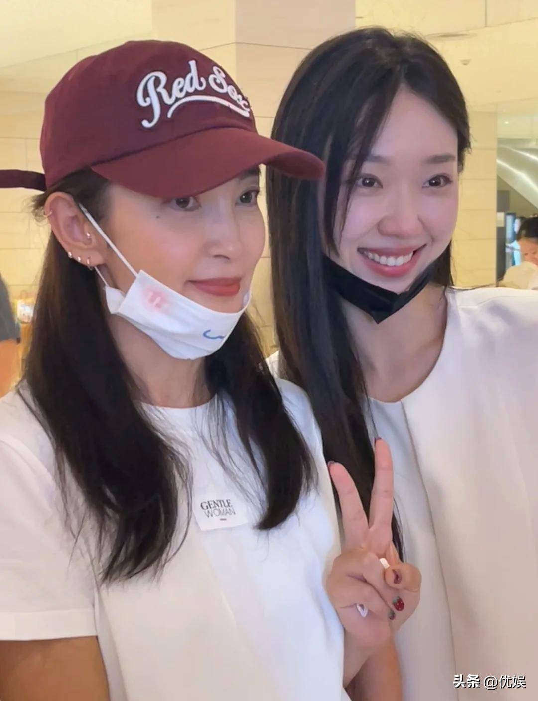 52岁李冰冰看演出脸部状态一股雕刻感与管乐同框不分伯仲