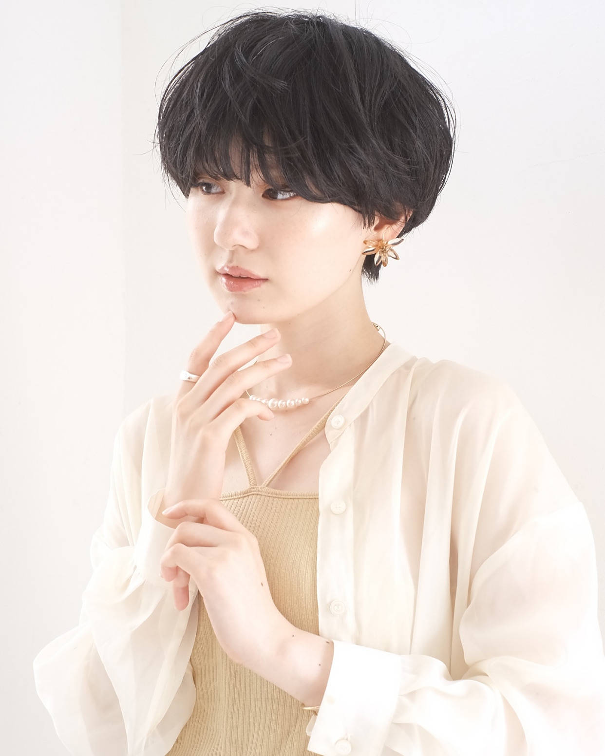 谁剪谁香短碎发的利落与慵懒藏着时尚的终极密码