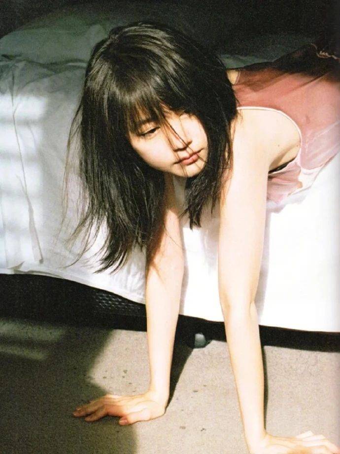 日本女星有村架纯写真又纯又欲！不是丰乳肥臀也性感撩人