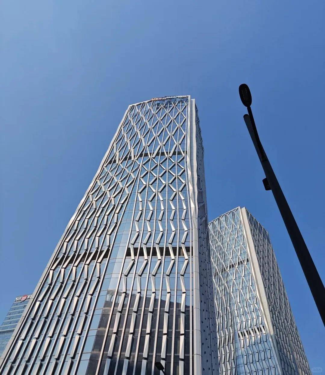 18亿!恒生电子新总部,具有"龙鳞酒樽"形象