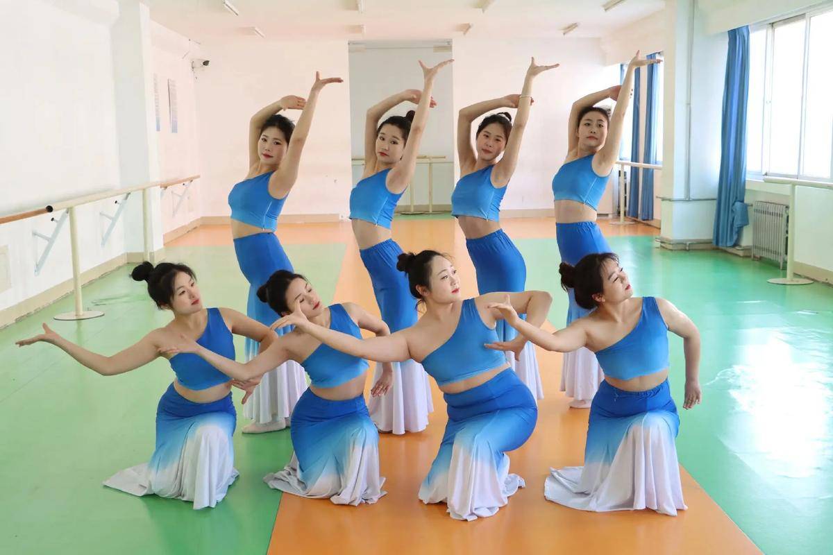 现代舞培训：打开艺术之门的艺术之旅