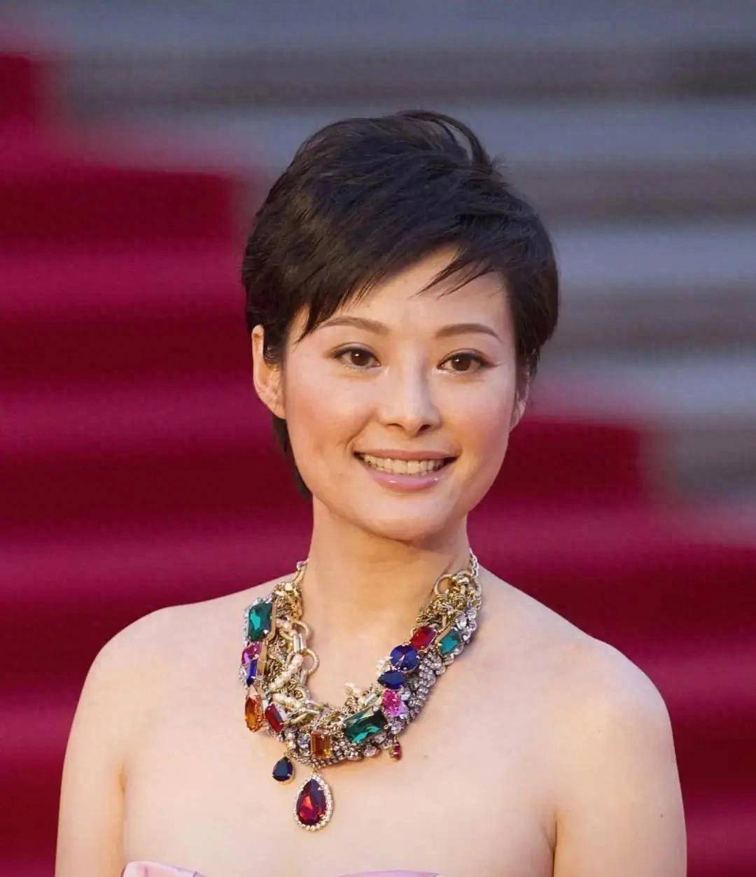 袁立:敢爱敢恨,追逐梦想,她的人生真的很精彩!