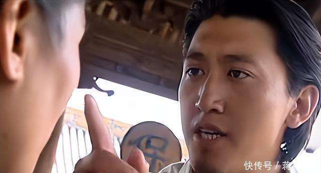 赵龙豪身材走样满脸皱纹,如今成张译手下员工,现如今混的太惨