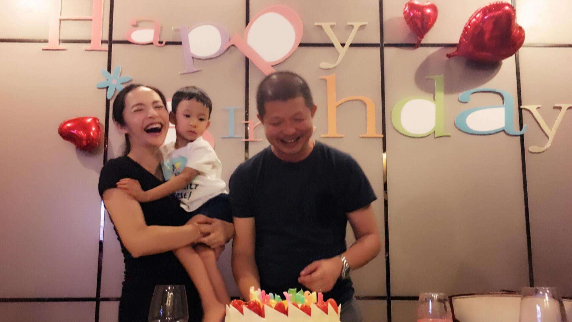 姚晨:和前夫凌潇肃有缘无分,二婚嫁给摄影师后,儿女双全无遗憾