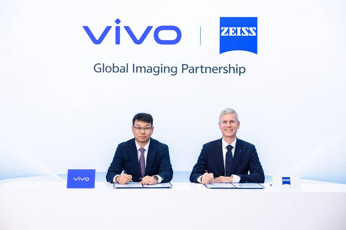 三十载热爱同行, vivo Vision发布会暨影像盛典盛大举办-锋巢网