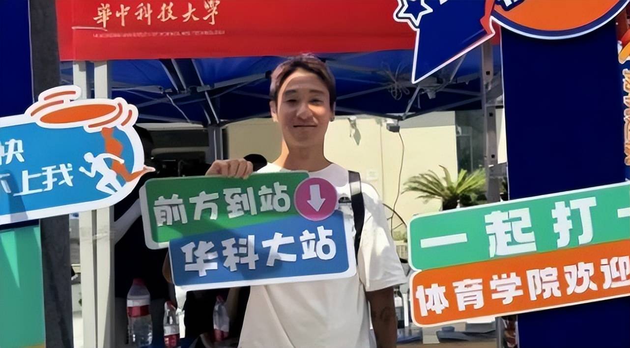 国足新帅又出现大黑马？佩特雷斯库成热门，球迷直言一点不可信