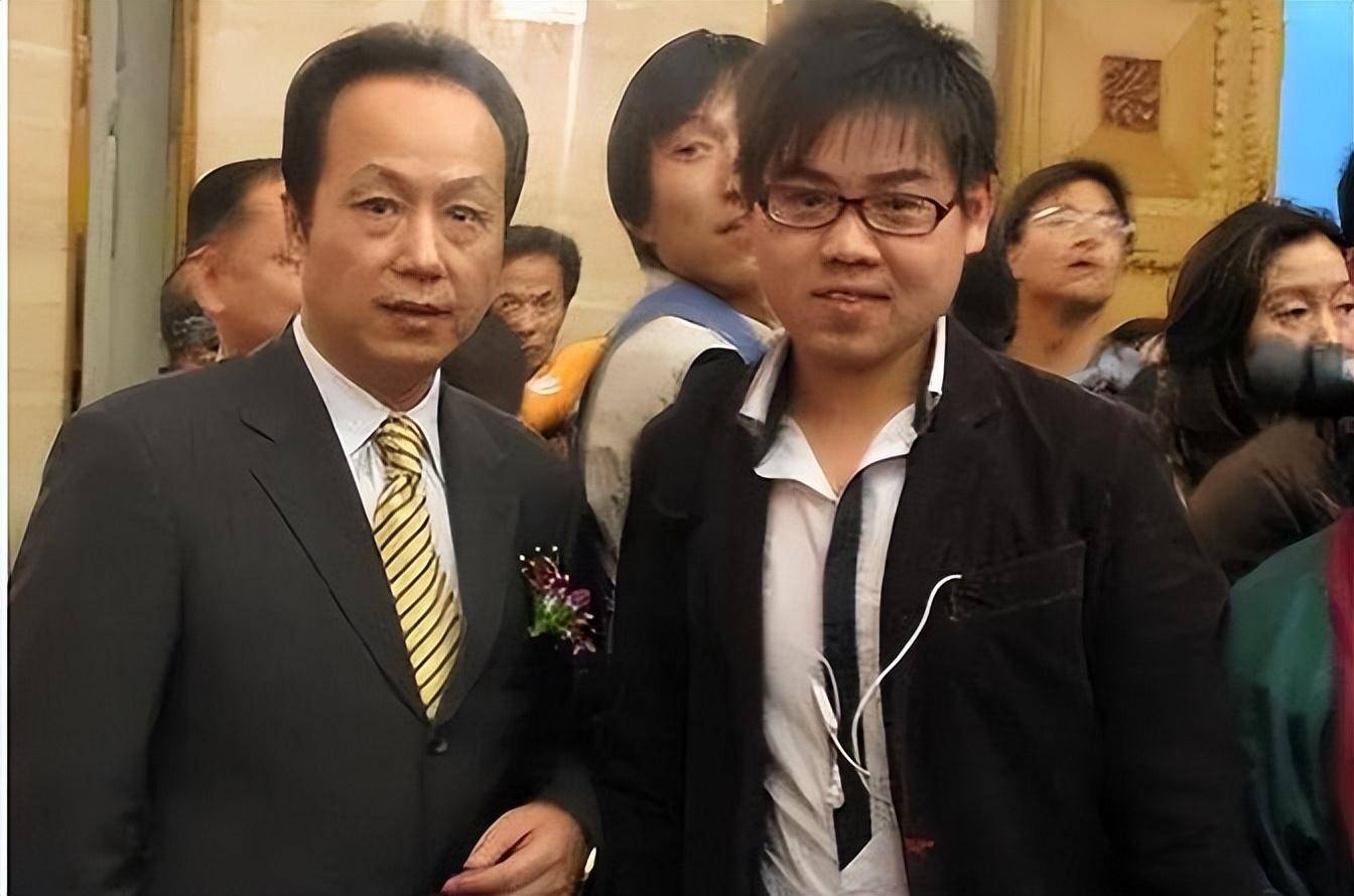 原创罗京儿子近况名字取自唐诗高中毕业赴美留学越来越像父亲