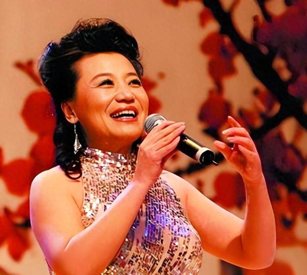 小香玉也没想到,奶奶去世21年,艺名被收回的"恶果"她还在承受