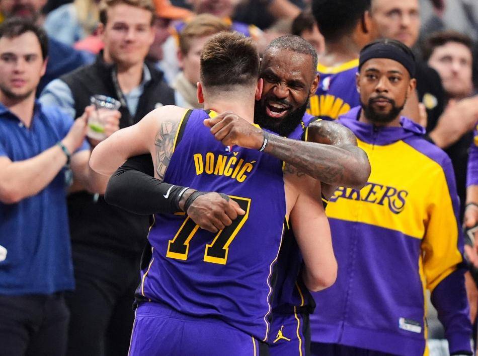 湖人雄鹿独行侠交易方案 詹姆斯加五首轮签换字母哥 五队16人换队