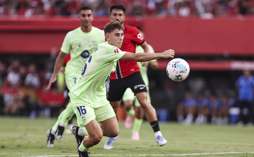 切尔西欲挖角巴萨太子?年薪1500万欧元出击,德科标价7000万硬气