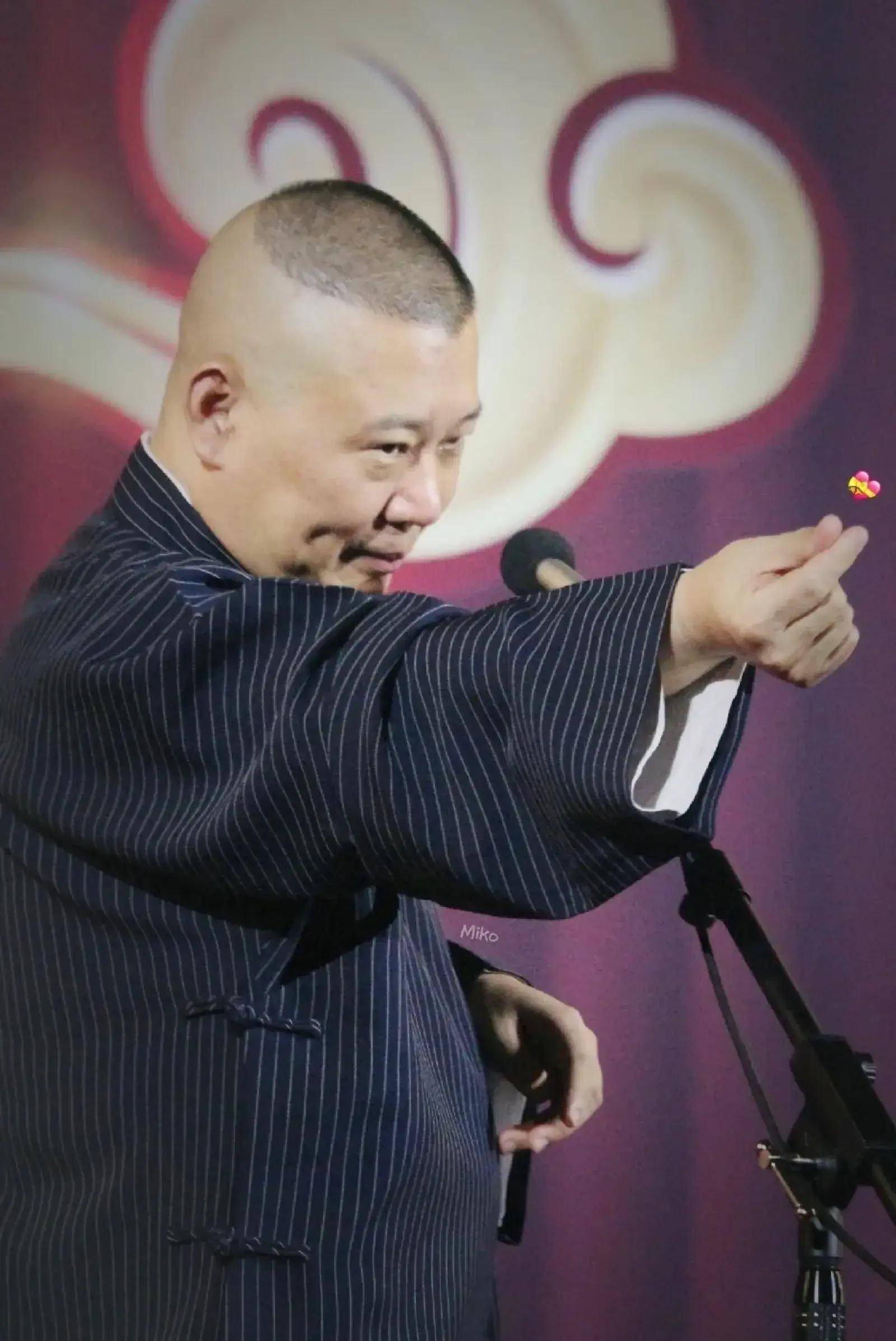 事实证明,两碗水端不平的郭德纲,早已活成了自己最讨厌的模样!