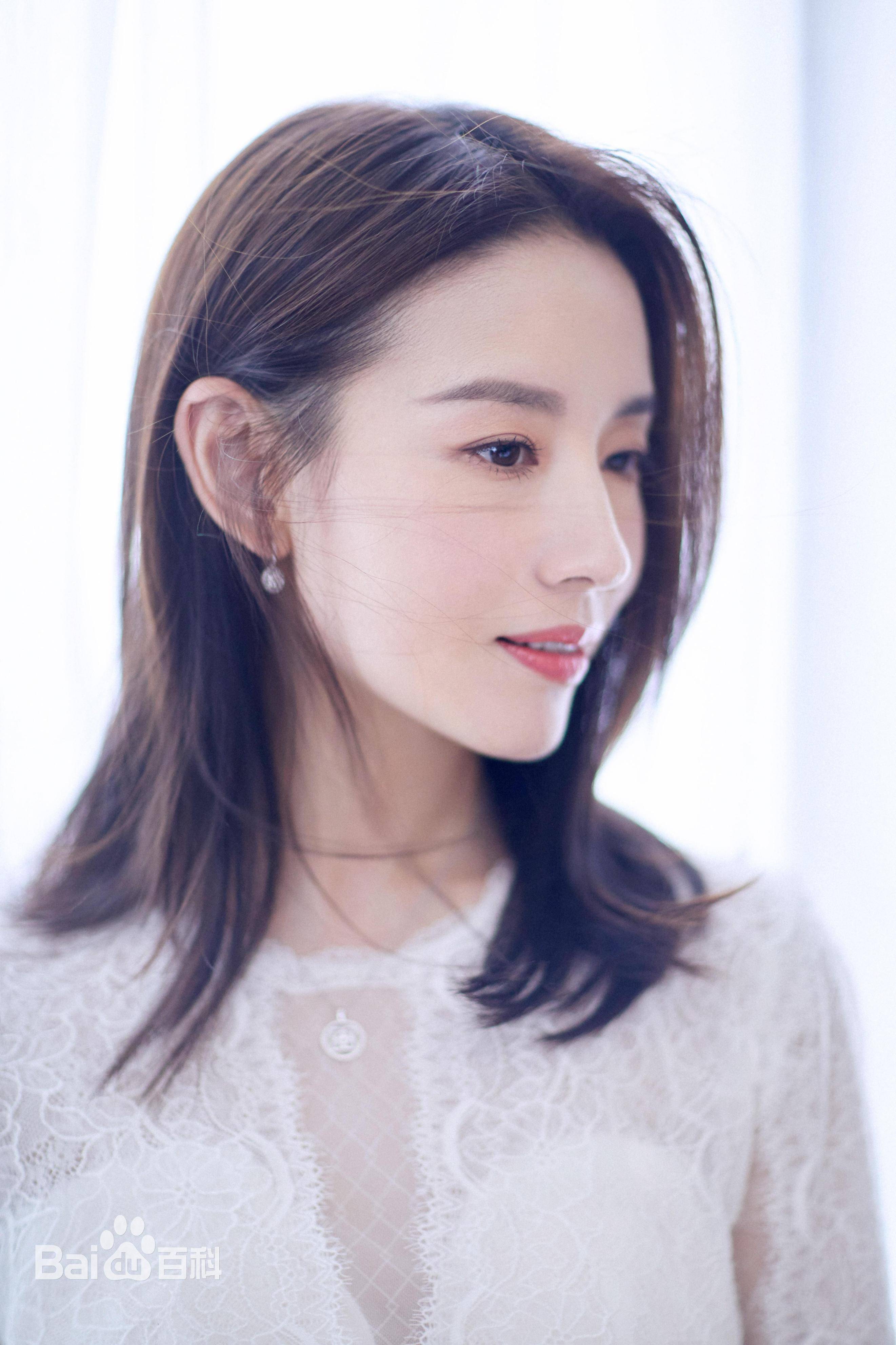 孙俪的痣余男的厚嘴唇,圈内坚决不整容的女星,我只服这10位