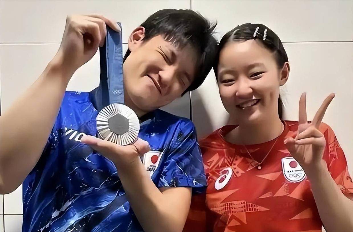 幕后功臣张本宇终于圆梦！带女儿加盟四川队，反哺家乡乒乓球
