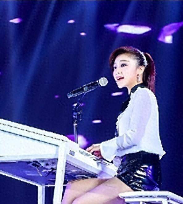 与王小玮离婚7年,45岁的王小海让世界刮目相看