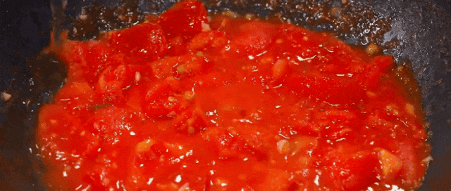 西红柿炒鸡蛋,到底先炒鸡蛋还是番茄?很多人都做错了!