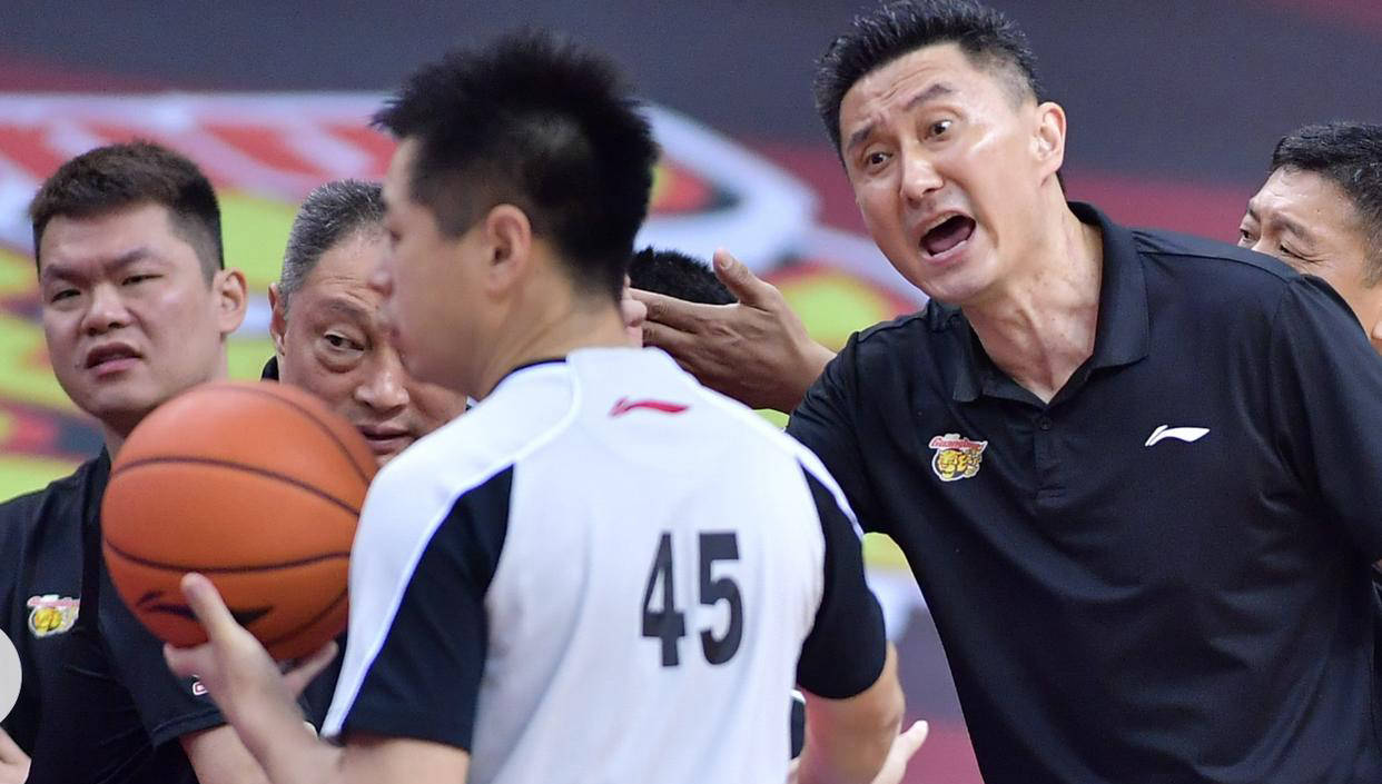 广东男篮引进顶尖内线球员，杜锋喜笑颜开，争冠形势更加乐观
