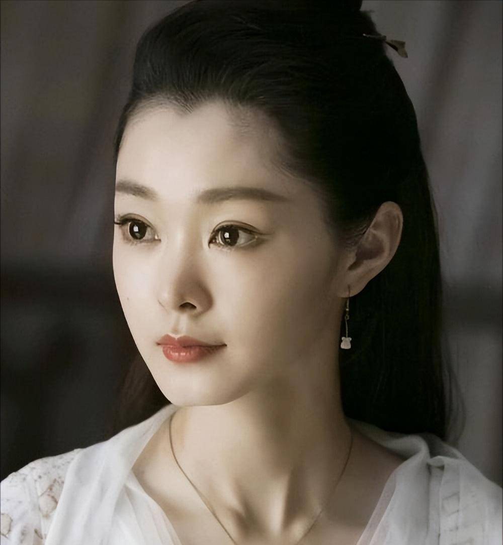宋轶喊话化妆误会,"瘦两斤脸却变圆润",粉丝感叹真诚可贵
