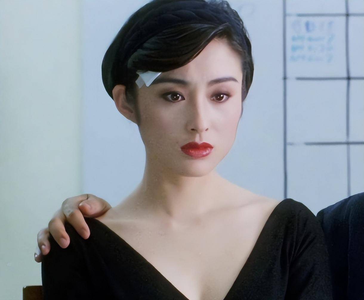 1999年,被向华胜宠爱多年的张敏,为何投入了汪雨的怀抱?