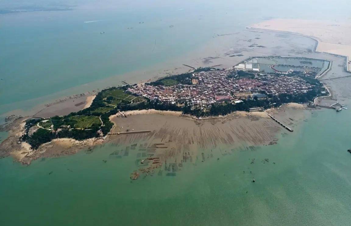 厦门小嶝岛,面积仅0.88平方公里,与金门隔海相望,鸡犬之声相闻