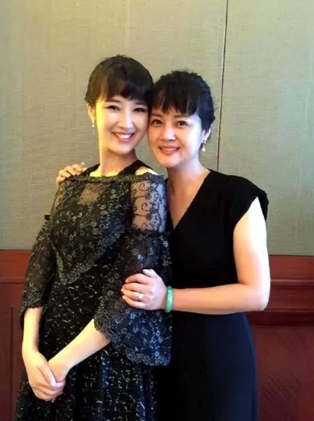 儿女都是债闺女离婚儿子大龄单身58岁茹萍风光背后也难逃心酸