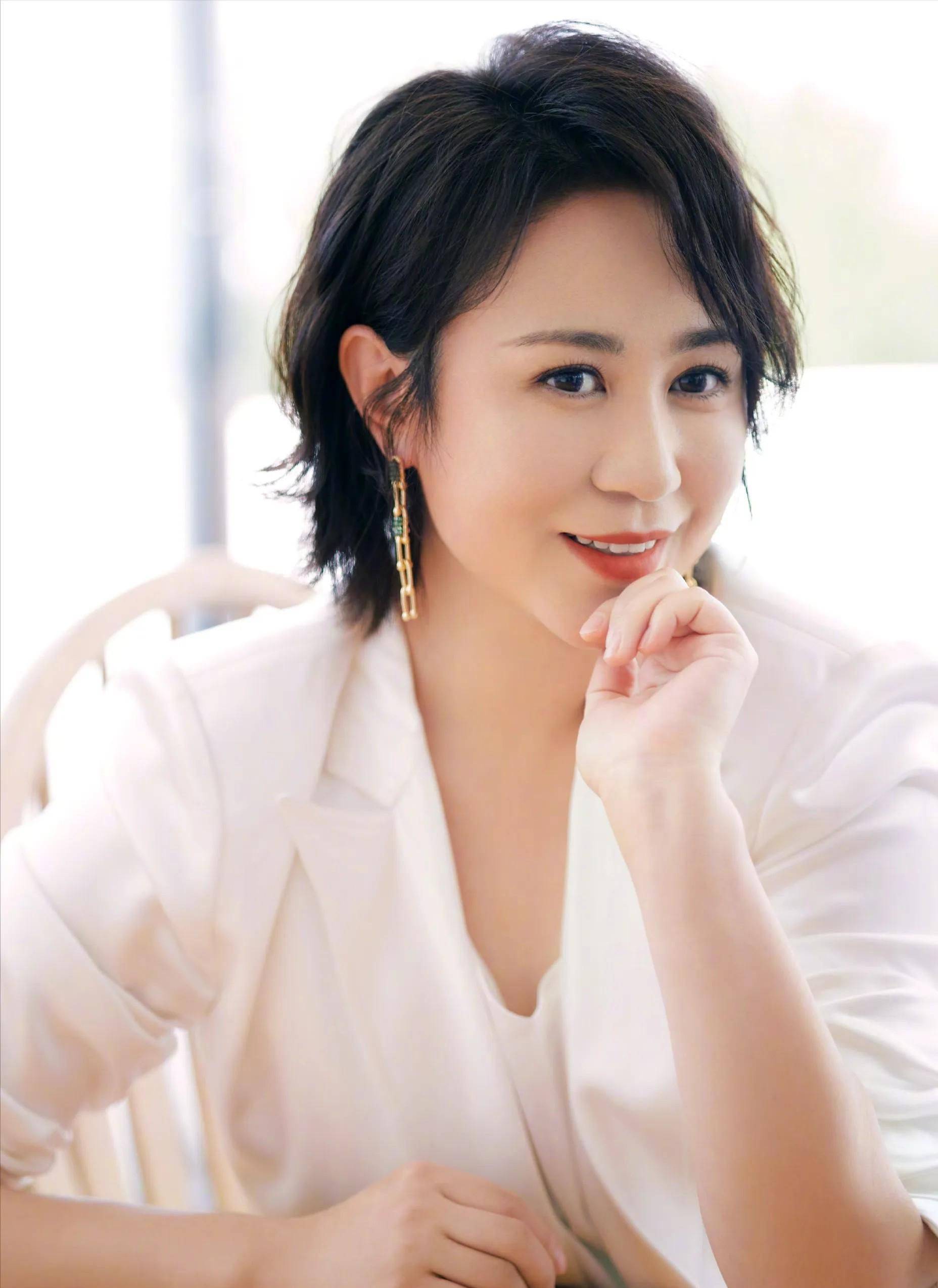 被传"第三者"十年马丽哭诉网络暴力她和沈腾的关系早被说透了