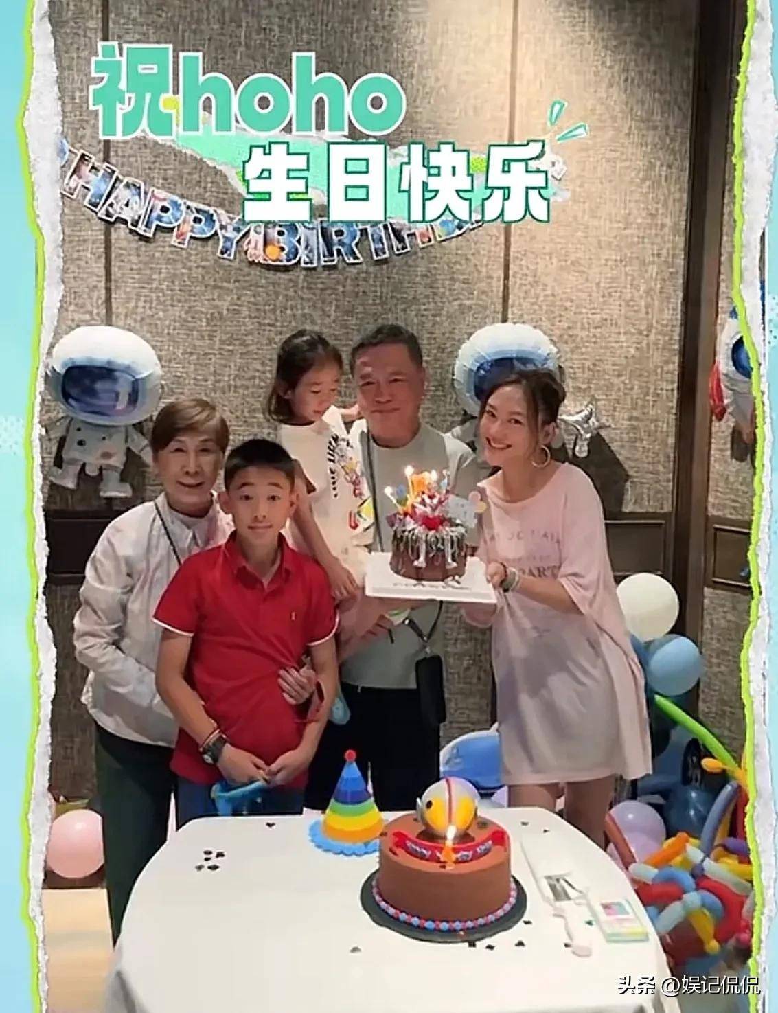 应采儿全家三亚度假11岁jasper戴牙套颜值大变弟弟越长越秀气