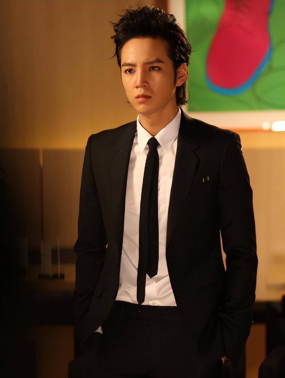 比如玛丽外宿中,爱情雨,漂亮男人,虽然演员阵容很给力,但剧情确实不够