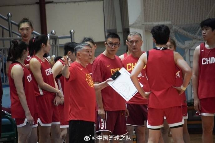 中国女篮内部教学赛爆冷失利，宫鲁鸣教练谈未来规划
