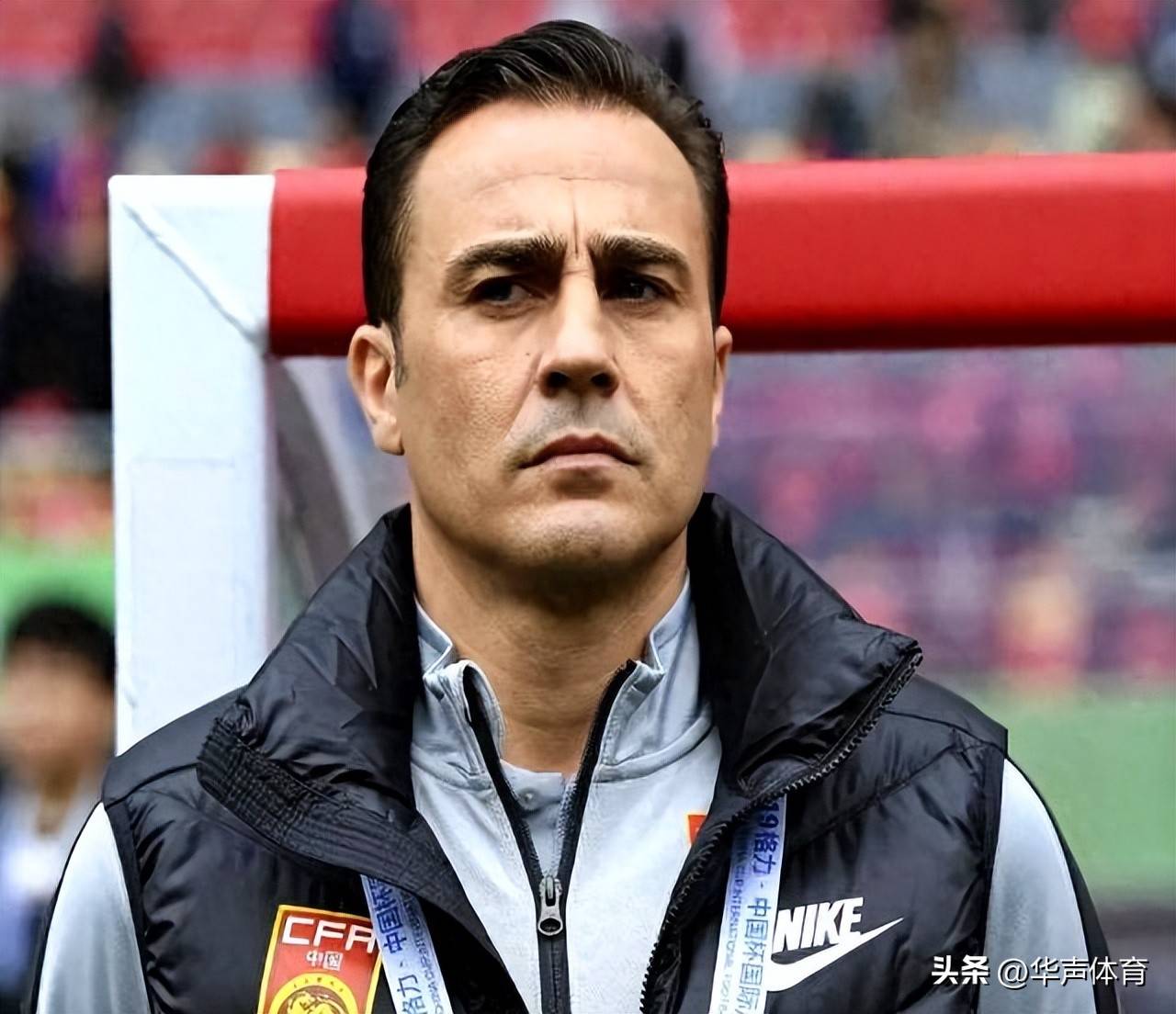 国足选帅再起波澜:卡纳瓦罗降薪竞聘,23年换19帅难改颓势!